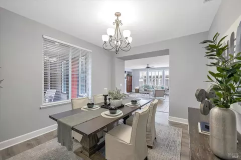 Dining - 391 Decanter Cir, Windsor, CA 95492 photo 7 of 8