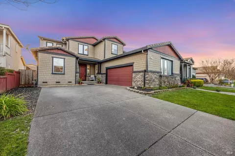 Exterior - 391 Decanter Cir, Windsor, CA 95492 photo 12 of 15