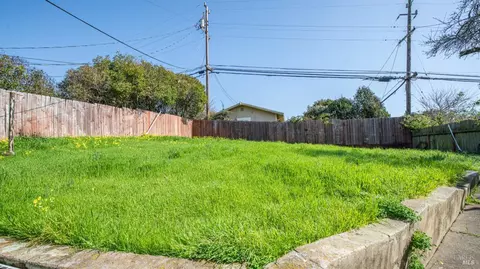 Exterior - 2532 Alameda St, Vallejo, CA 94590 photo 8 of 10