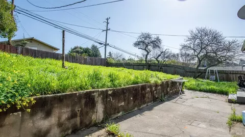 Exterior - 2532 Alameda St, Vallejo, CA 94590 photo 7 of 10