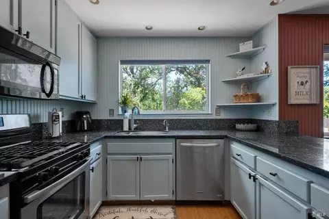 Kitchen - 7822 Wildflower Ct, Windsor, CA 95492 photo 4 of 4