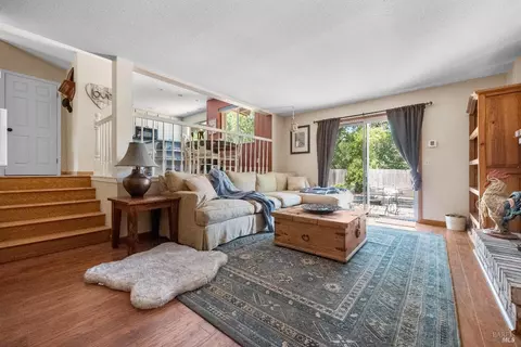 Living - 7822 Wildflower Ct, Windsor, CA 95492 photo 6 of 7