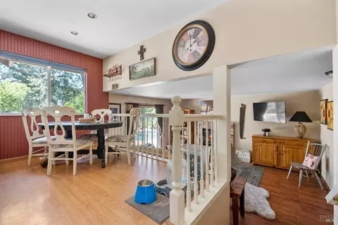 Living - 7822 Wildflower Ct, Windsor, CA 95492 photo 4 of 7