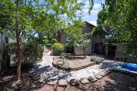 Exterior - 7822 Wildflower Ct, Windsor, CA 95492 photo 10 of 12