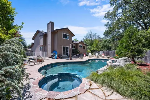 7822 Wildflower Ct, Windsor, CA 95492