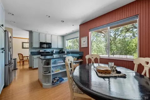 Dining - 7822 Wildflower Ct, Windsor, CA 95492 photo 2 of 3