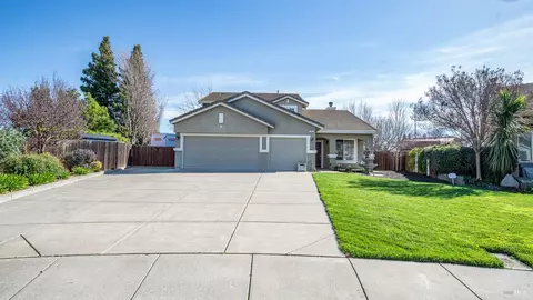 1019 Fawnglen Ct, Vacaville, CA 95687