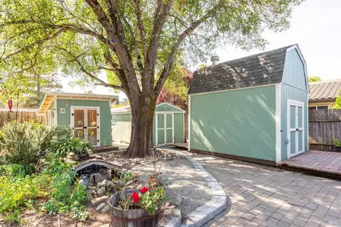 Exterior - 206 Callahan Ln, Windsor, CA 95492 photo 11 of 15
