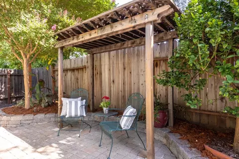 Exterior - 206 Callahan Ln, Windsor, CA 95492 photo 3 of 15