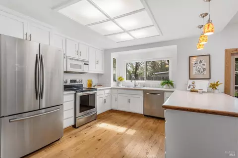 Kitchen - 206 Callahan Ln, Windsor, CA 95492 photo 1 of 2