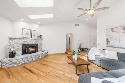 Living - 206 Callahan Ln, Windsor, CA 95492 photo 5 of 7
