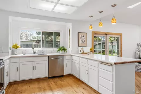 Kitchen - 206 Callahan Ln, Windsor, CA 95492 photo 2 of 2