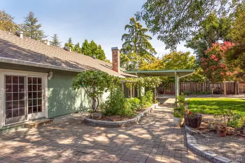 Exterior - 206 Callahan Ln, Windsor, CA 95492 photo 14 of 15