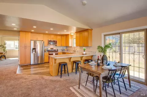 Dining - 644 Admiral Callaghan Ln, Vallejo, CA 94591 photo 1 of 2