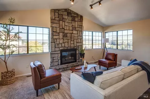 Living - 644 Admiral Callaghan Ln, Vallejo, CA 94591 photo 2 of 6
