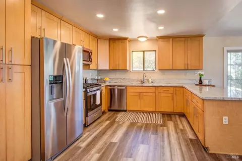 Kitchen - 644 Admiral Callaghan Ln, Vallejo, CA 94591 photo 2 of 2