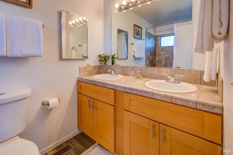 Bath - 644 Admiral Callaghan Ln, Vallejo, CA 94591 photo 1 of 5