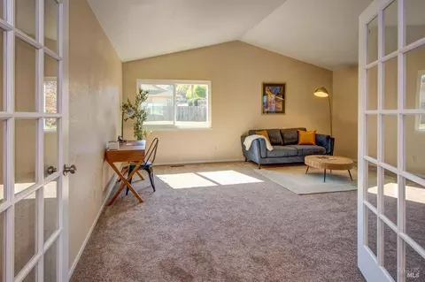 Living - 644 Admiral Callaghan Ln, Vallejo, CA 94591 photo 4 of 6
