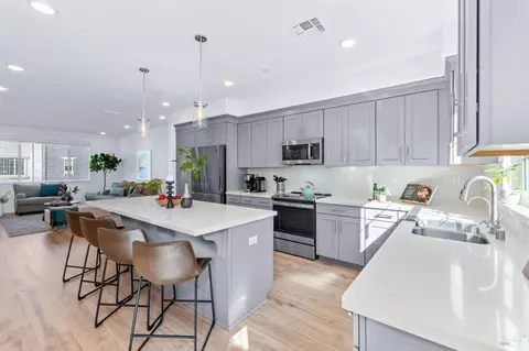 Kitchen - 336 Pear Tree Ter #C, Napa, CA 94558 photo 6 of 8