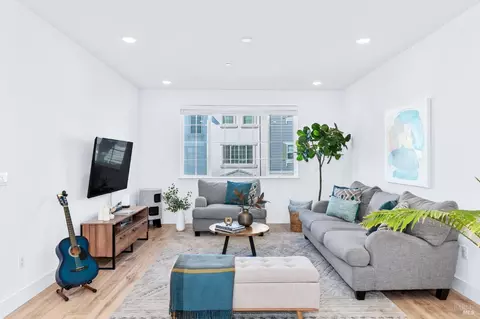 Living - 336 Pear Tree Ter #C, Napa, CA 94558 photo 4 of 4