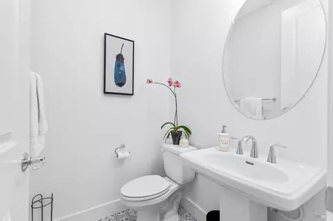 Bath - 336 Pear Tree Ter #C, Napa, CA 94558 photo 1 of 7