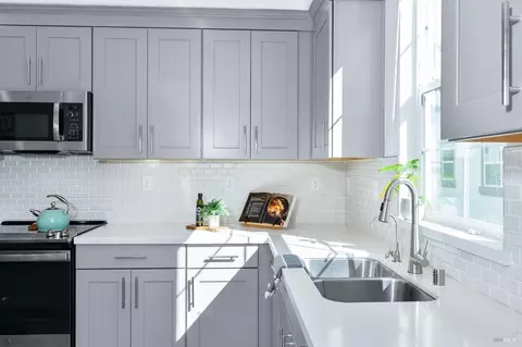 Kitchen - 336 Pear Tree Ter #C, Napa, CA 94558 photo 5 of 8