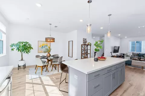 Kitchen - 336 Pear Tree Ter #C, Napa, CA 94558 photo 7 of 8