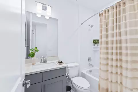 Bath - 336 Pear Tree Ter #C, Napa, CA 94558 photo 5 of 7