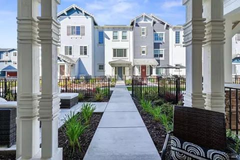 Exterior - 336 Pear Tree Ter #C, Napa, CA 94558 photo 7 of 10