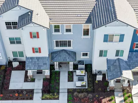 Exterior - 336 Pear Tree Ter #C, Napa, CA 94558 photo 9 of 10