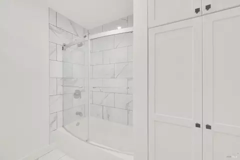 Bath - 400 E N St, Benicia, CA 94510 photo 3 of 10