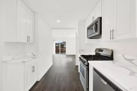 Kitchen - 400 E N St, Benicia, CA 94510 photo 4 of 7