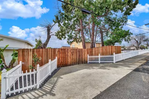 Exterior - 400 E N St, Benicia, CA 94510 photo 6 of 36
