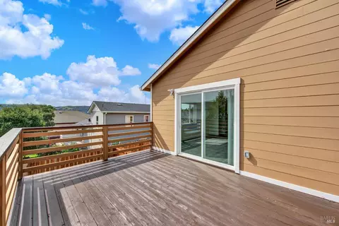 Exterior - 400 E N St, Benicia, CA 94510 photo 19 of 36