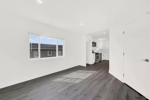 Living - 400 E N St, Benicia, CA 94510 photo 3 of 3
