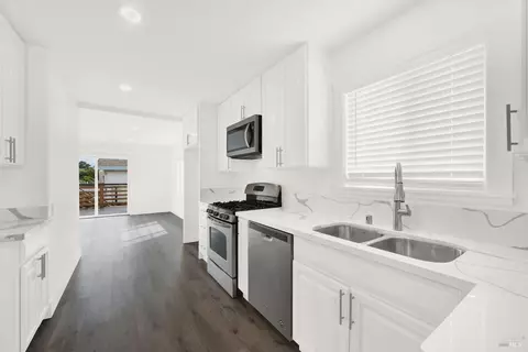 Kitchen - 400 E N St, Benicia, CA 94510 photo 2 of 7
