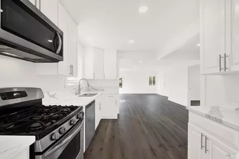 Kitchen - 400 E N St, Benicia, CA 94510 photo 6 of 7