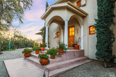 6580 Black Bart Trl, Redwood Valley, CA 95470