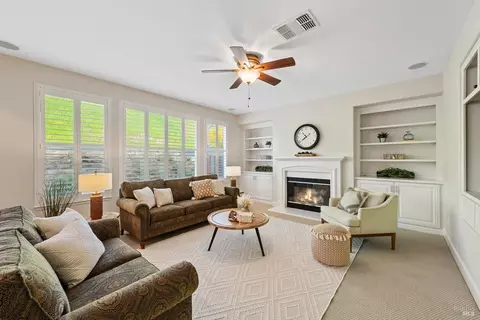 Living - 711 Adagio Dr, Fairfield, CA 94534 photo 9 of 16
