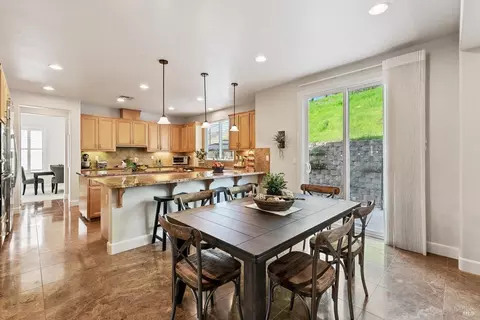 Dining - 711 Adagio Dr, Fairfield, CA 94534 photo 4 of 8
