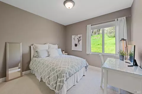 Bedroom - 711 Adagio Dr, Fairfield, CA 94534 photo 7 of 10