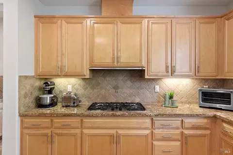 Kitchen - 711 Adagio Dr, Fairfield, CA 94534 photo 6 of 18