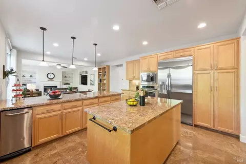 Kitchen - 711 Adagio Dr, Fairfield, CA 94534 photo 10 of 18