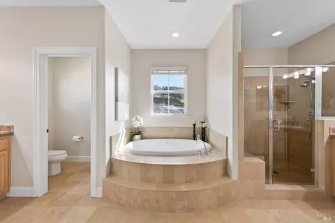 Bath - 711 Adagio Dr, Fairfield, CA 94534 photo 3 of 8