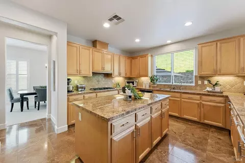 Kitchen - 711 Adagio Dr, Fairfield, CA 94534 photo 2 of 18
