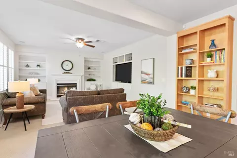 Dining - 711 Adagio Dr, Fairfield, CA 94534 photo 7 of 8