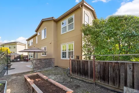 Exterior - 711 Adagio Dr, Fairfield, CA 94534 photo 19 of 24