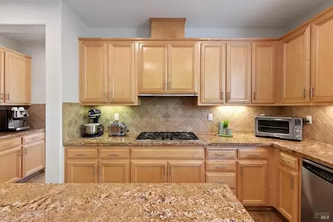 Kitchen - 711 Adagio Dr, Fairfield, CA 94534 photo 5 of 18