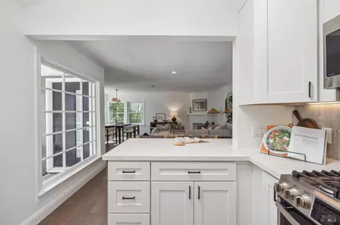 Kitchen - 480 Molino Ave, Mill Valley, CA 94941 photo 3 of 11