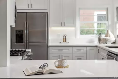 Kitchen - 480 Molino Ave, Mill Valley, CA 94941 photo 6 of 11
